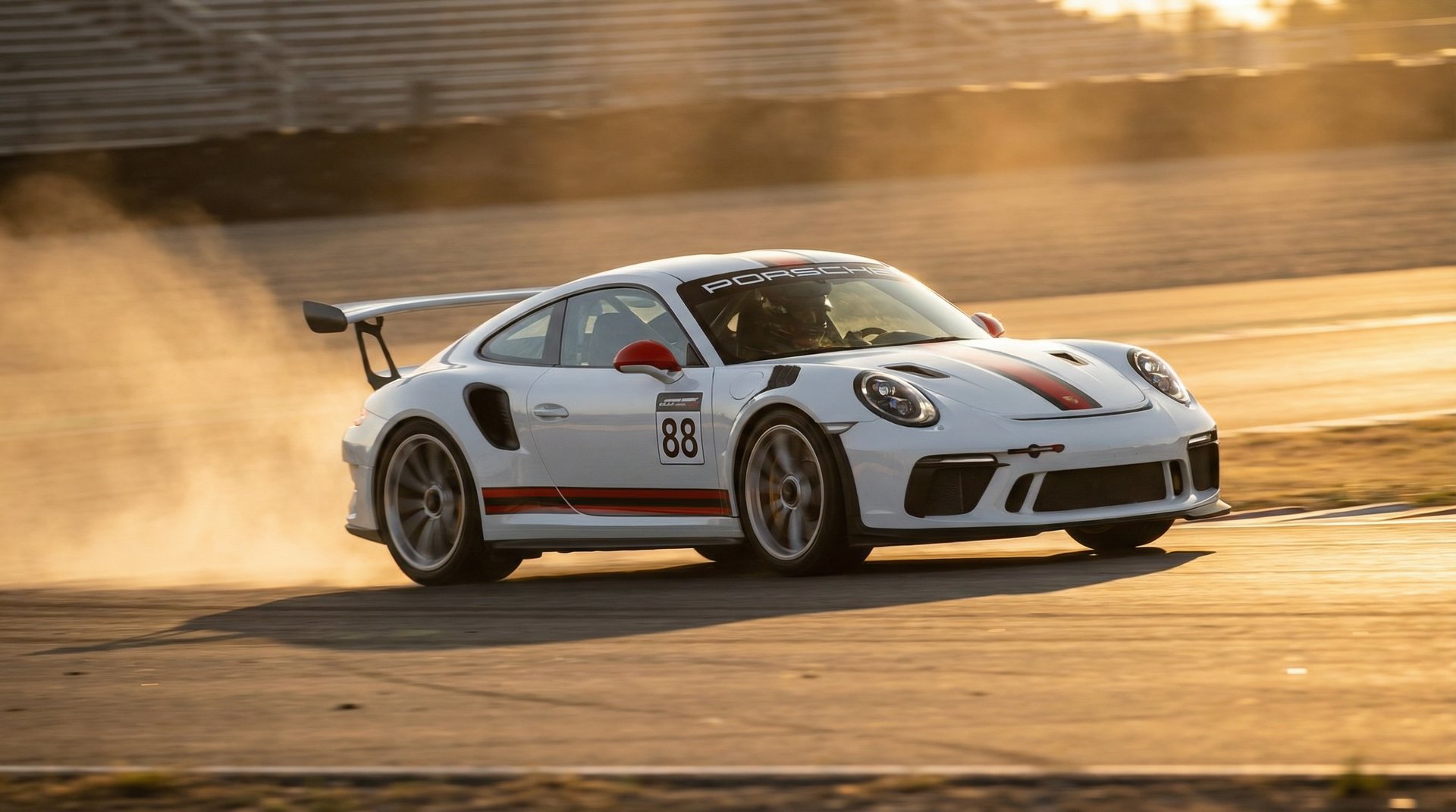 困困兔跑车测评视频